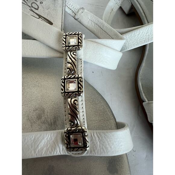 Brighton Nassau Leather White and Silver Strappy Slip On Slide Sandals Size 6 - Picture 8 of 9